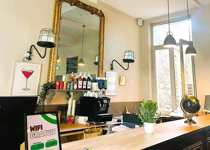 De Jeunesse HIHotel Avignon